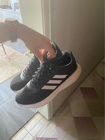 40 Beden siyah Renk Orjinal Adidas ayakkabı