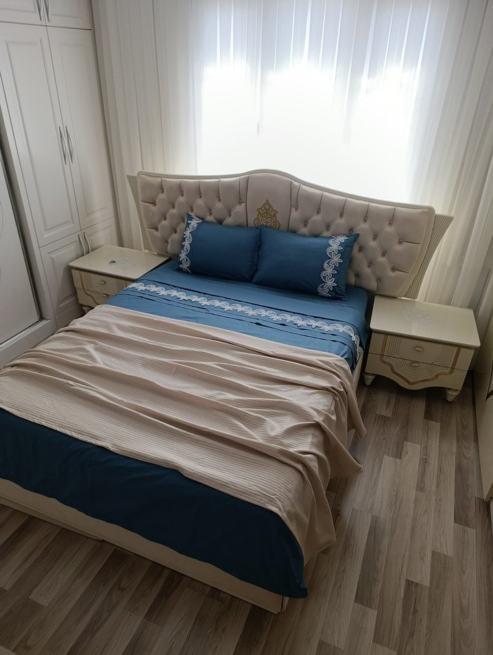 Nakışlı Mavi Yatak Örtüsü Seti - Görsel 2