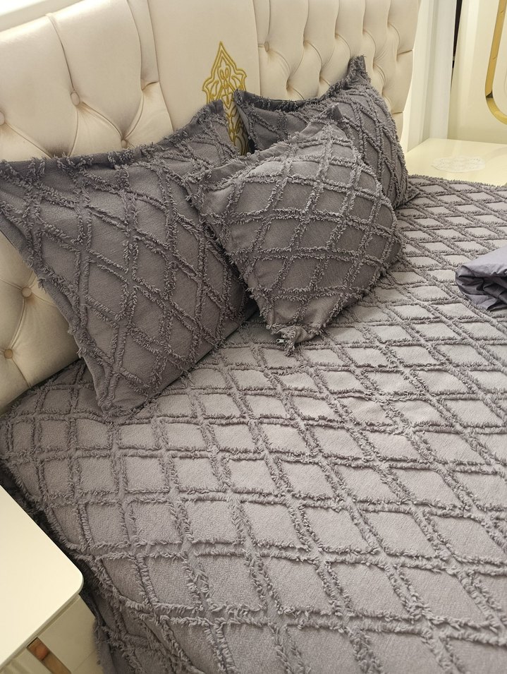 Gri Ekoseli Yatak Örtüsü Takımı - Görsel 5