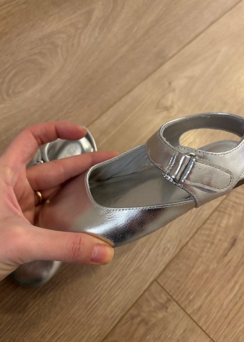 Kız Çocuk Gri Metalik Tokalı zara Babet - Görsel 3