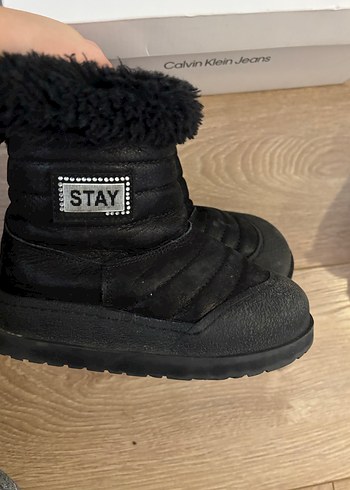 Kız Çocuk Siyah Kürklü Sokak Stili Bot - Görsel 2