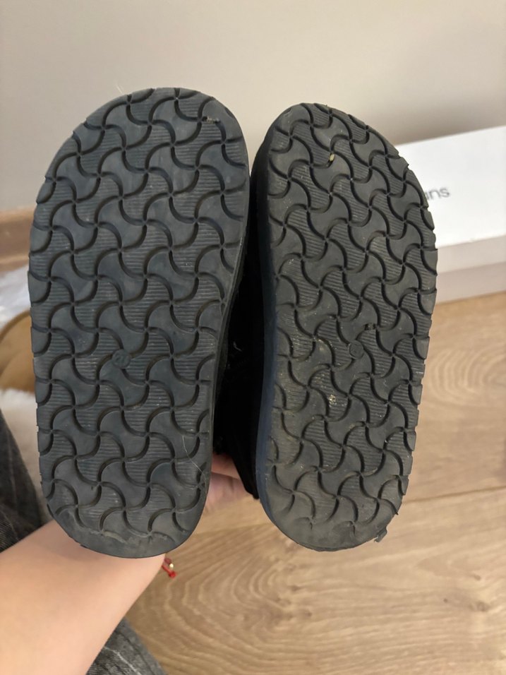 Kız Çocuk Siyah Kürklü Sokak Stili Bot - Görsel 3