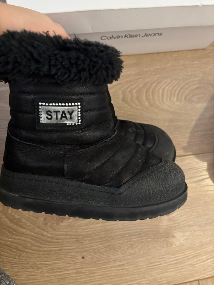 Kız Çocuk Siyah Kürklü Sokak Stili Bot - Görsel 2