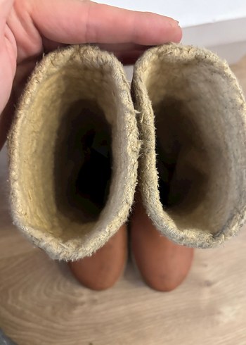 Kahverengi- turuncu arası bir renk, igor içi tüylü, sorunsuz - Görsel 4