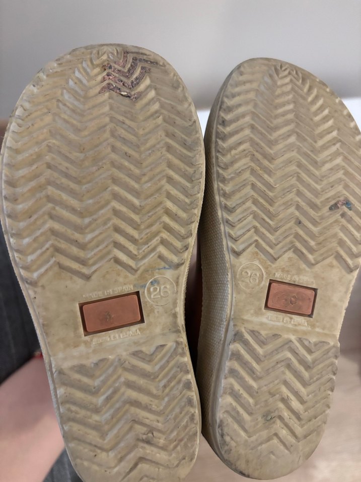 Kahverengi- turuncu arası bir renk, igor içi tüylü, sorunsuz - Görsel 2