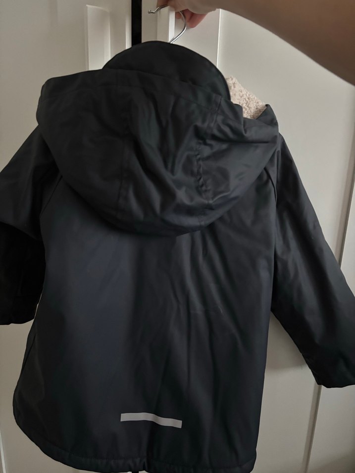 Sokak Stili Gri Kürklü Erkek Çocuk Mont - Görsel 4