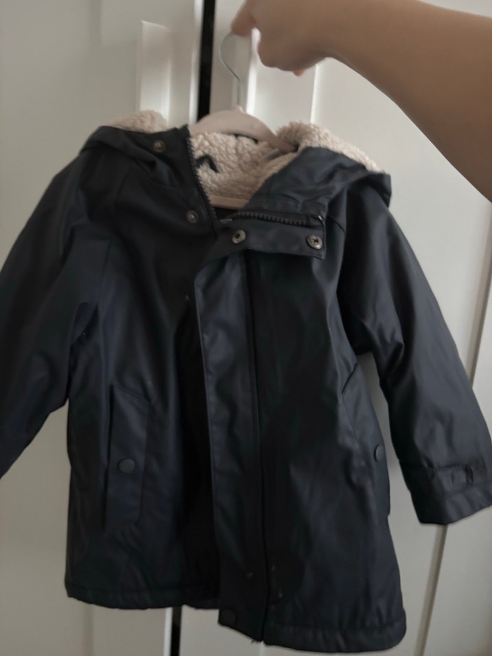 Sokak Stili Gri Kürklü Erkek Çocuk Mont - Görsel 3