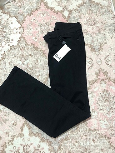 Etiketli jean