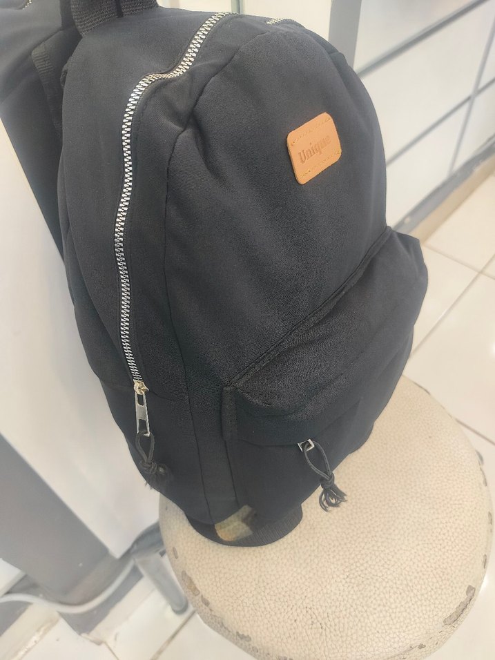 Siyah Kadın Sırt Çantası - Görsel 2