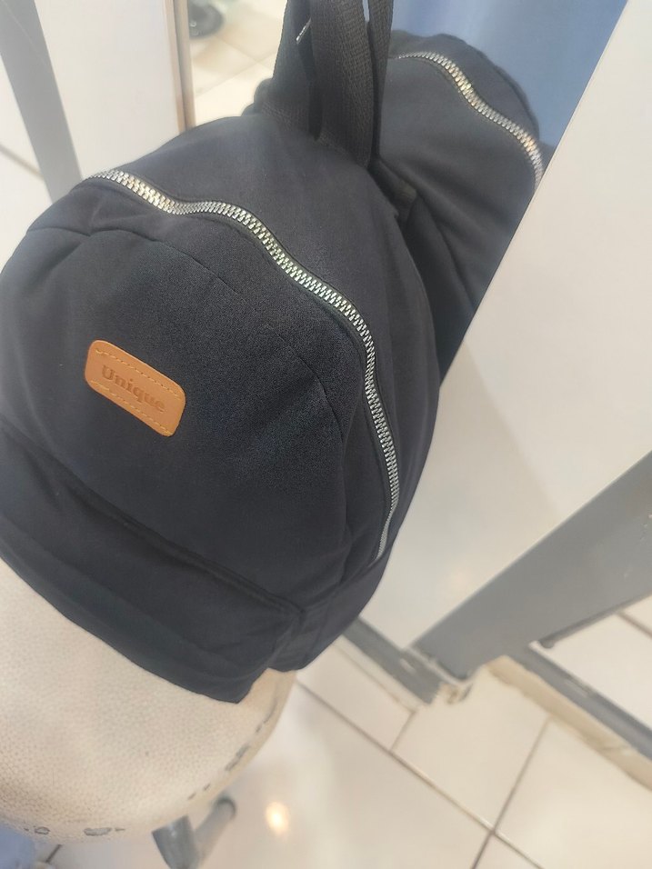 Siyah Kadın Sırt Çantası - Görsel 3