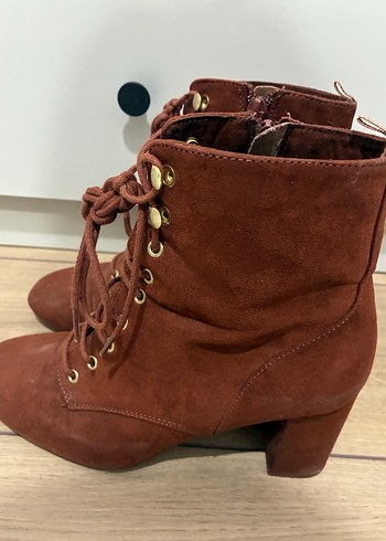 Kahverengi Süet Bağcıklı Topuklu Bot - Görsel 6