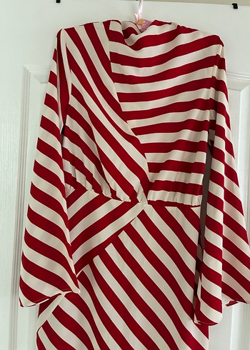 Çizgili Uzun Kırmızı Elbise - Görsel 2