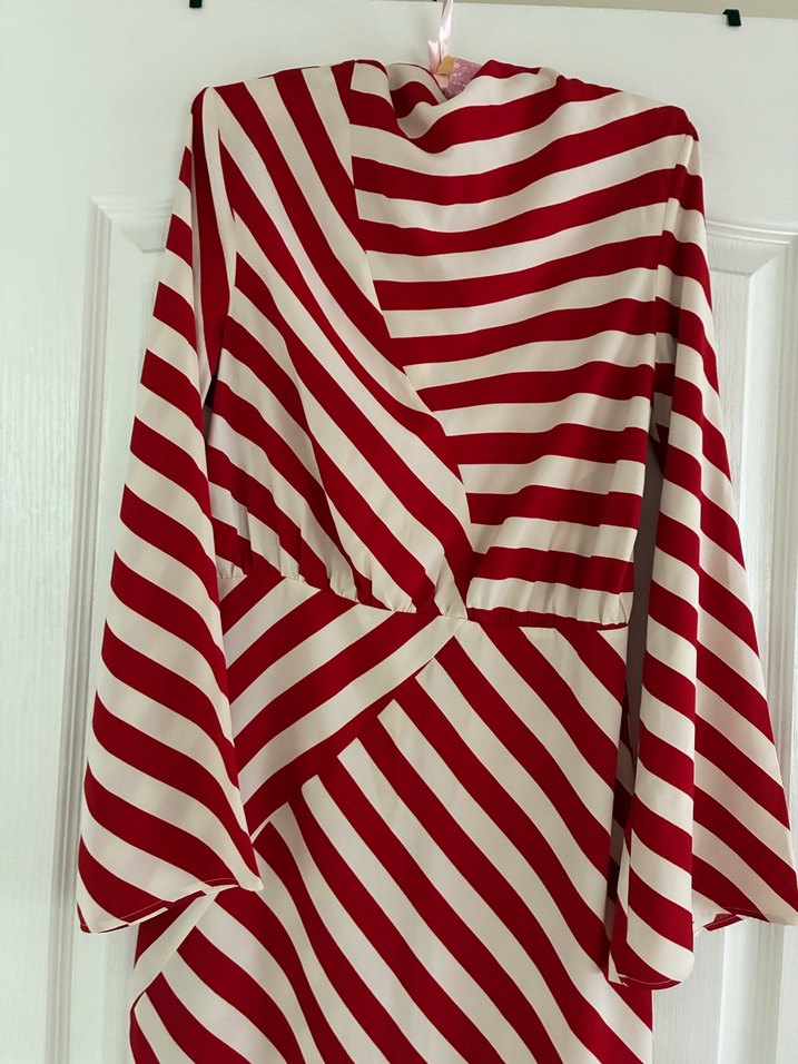 Çizgili Uzun Kırmızı Elbise - Görsel 2