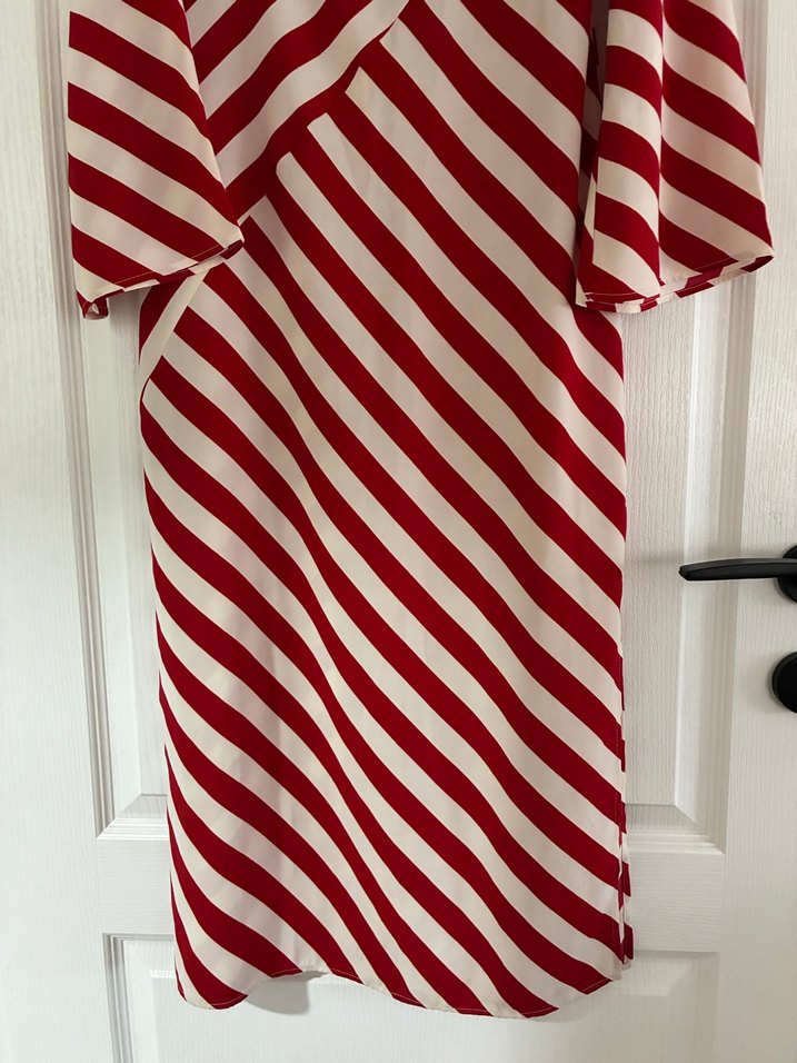 Çizgili Uzun Kırmızı Elbise - Görsel 4