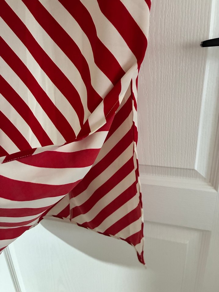 Çizgili Uzun Kırmızı Elbise - Görsel 5