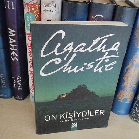 On Kişiydiler + üç adım uzakta