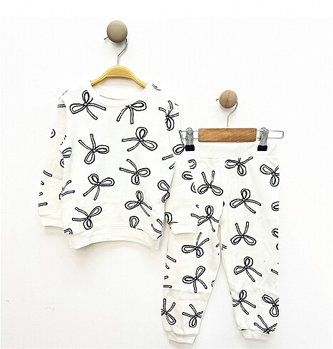 Kız çocuk pijama takımı Ekru kurdele desenli