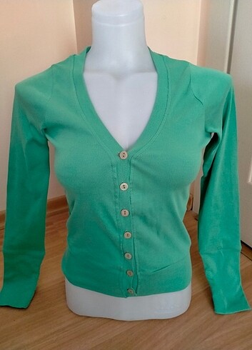 Boyu 51 cm yeşil Hırka 35 TL 