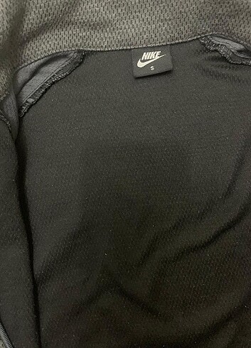 Nike Çok temiz hatasız hasarsız marka hırka