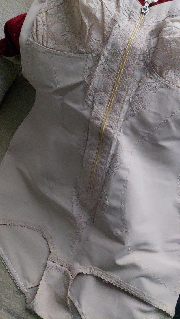 Beyaz Mini Hemşire Korsesi - Görsel 3