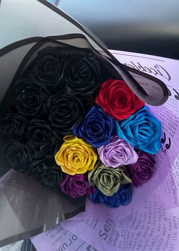 Renkli ve Siyah Gül Buketi - Görsel 3