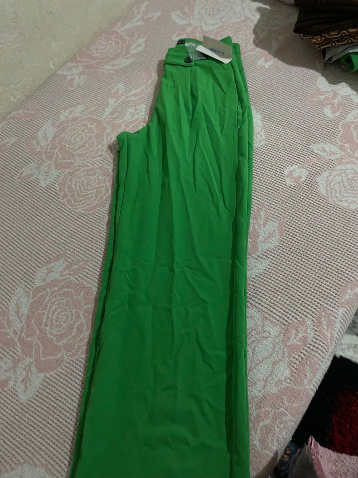 Yeşil Kadın Pilili Kumaş Pantolon - Görsel 3