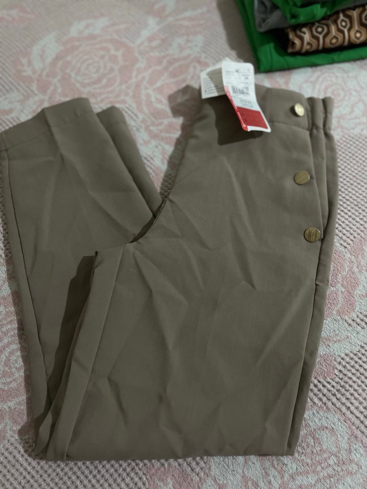 Düğmeli Bej Kadın Kumaş Pantolon - Görsel 2