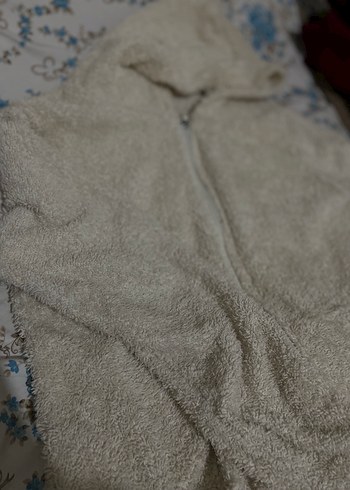 Kapüşonlu Beyaz Kadın Peluş Ceket - Görsel 2