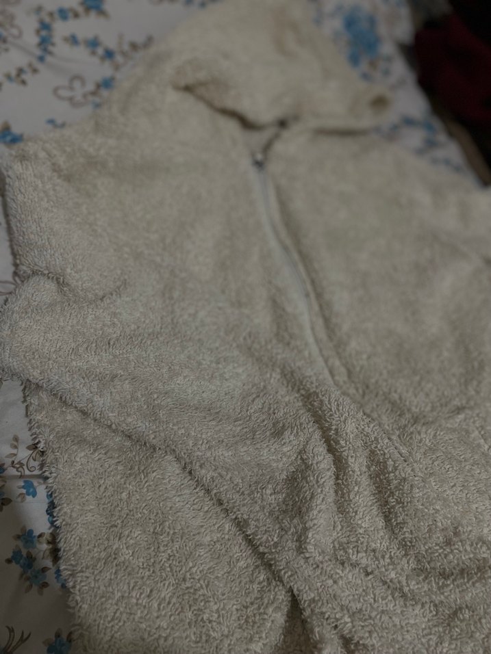 Kapüşonlu Beyaz Kadın Peluş Ceket - Görsel 2