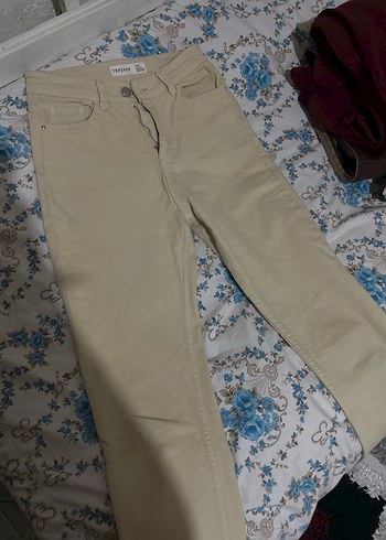 Bej Düğmeli Kadın pantolon - Görsel 2