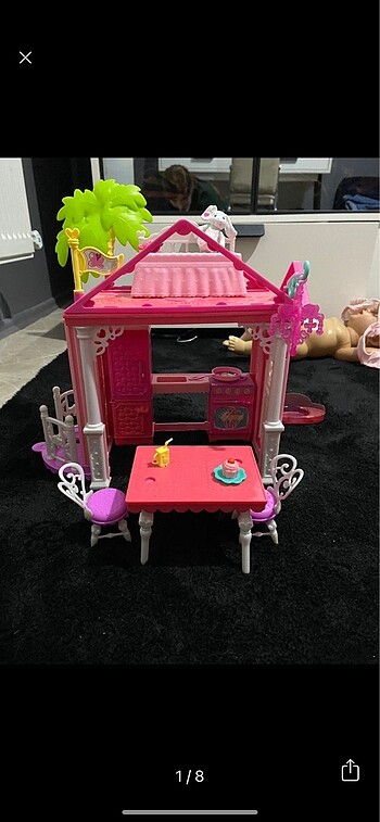 Barbie Chelseanın evi