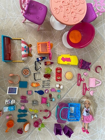 Barbie eşyaları barbie yemek takımı ve chelsea