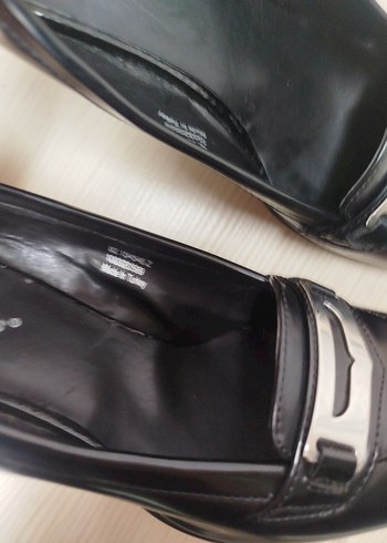 Polaris marka Siyah Parlak Tokalı Kadın Klasik Topuklu Ayakkabı - Görsel 4