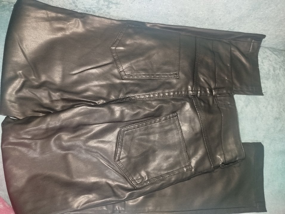 siyah Deri Kadın Midi Pantolon - Görsel 4