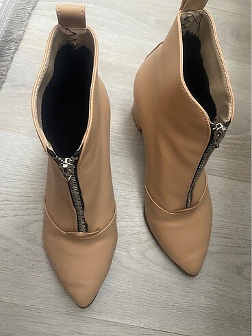 Zara Topuklu bot