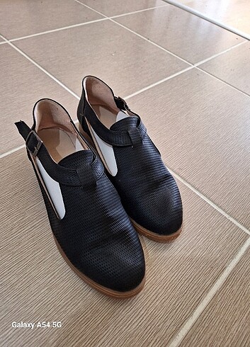 Siyah rahat ayakkabı 