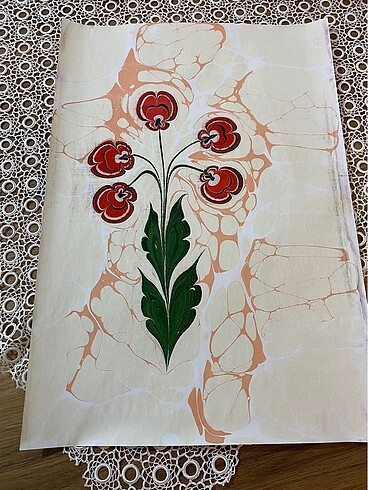 Tasarımcı Ebru sanatı