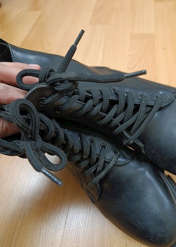 Siyah Lastik Topuklu Gotik Kadın Botları - Görsel 2