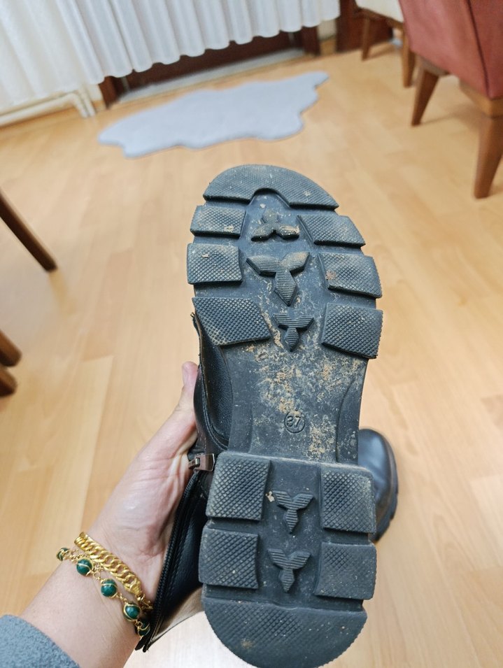 Siyah Lastik Topuklu Gotik Kadın Botları - Görsel 5