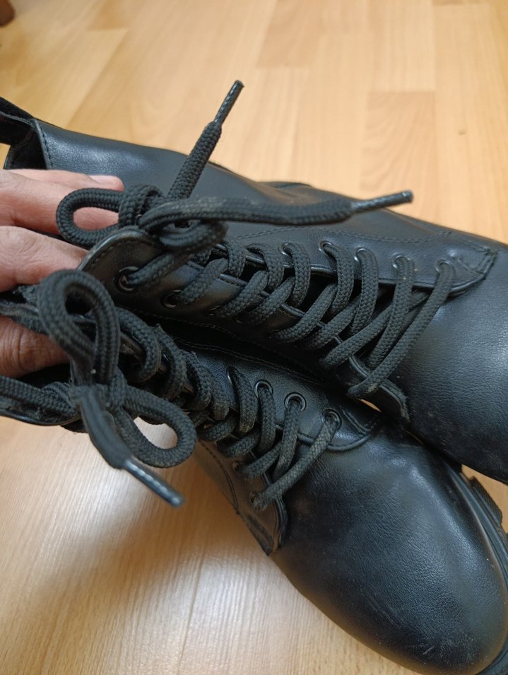 Siyah Lastik Topuklu Gotik Kadın Botları - Görsel 2