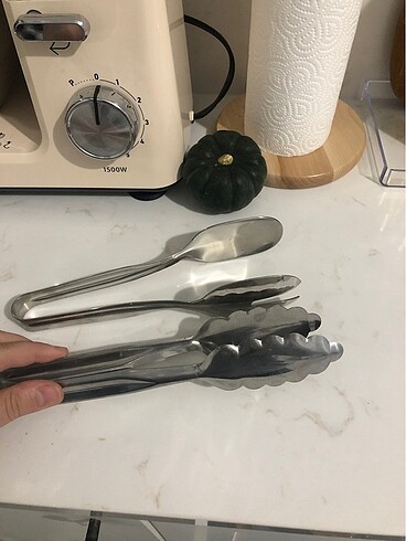 Diğer 2 adet çelik servis kaşığı