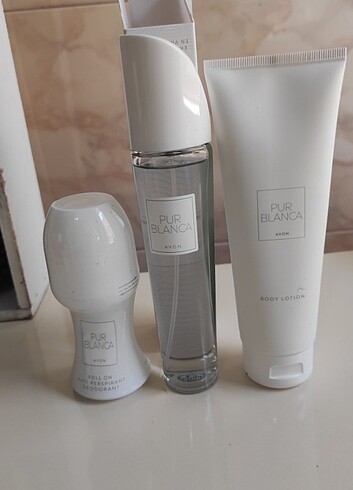 Avon Avon pur blanca parfüm seti