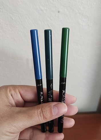 Yeni renkleri ile göz kalemleri asansorlu