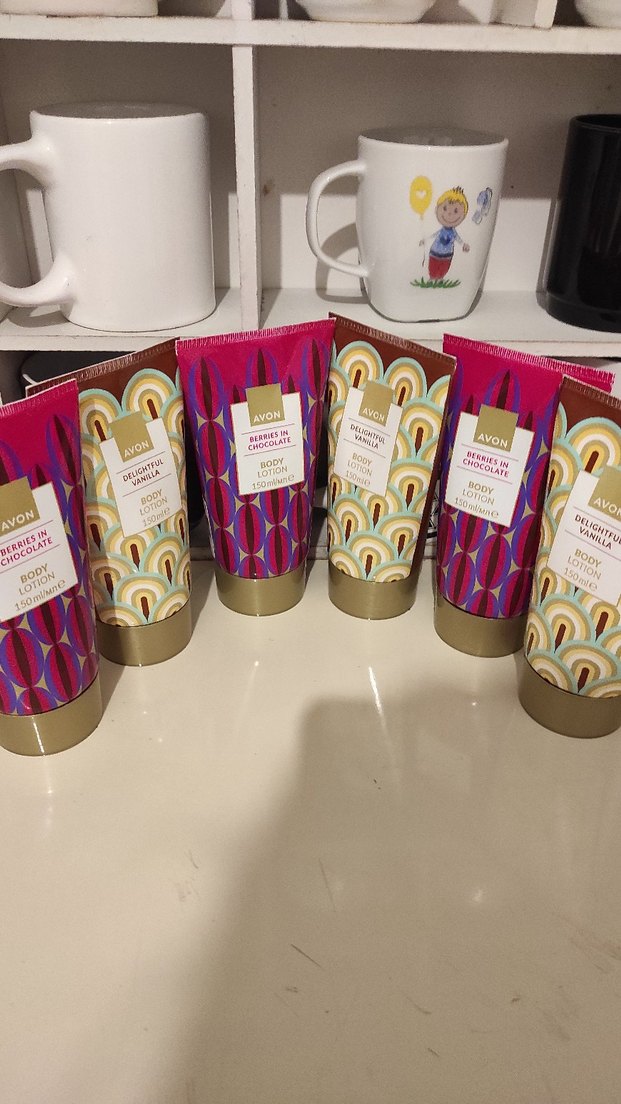 Avon Berries & Chocolate ve Vanilla Vücut Losyonu 150 ml - Görsel 2