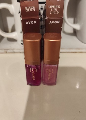Avon Parlak Bordo Dudak Parlatıcısı - Görsel 2