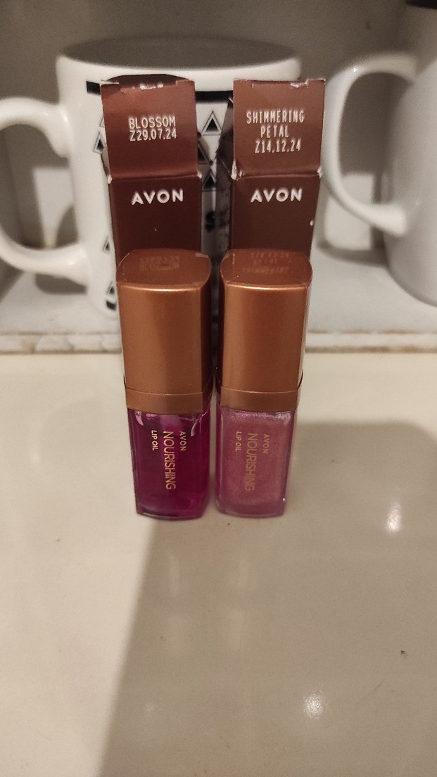 Avon Parlak Bordo Dudak Parlatıcısı - Görsel 2