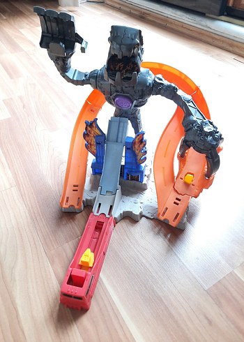 Hotwheels Canavar Robot