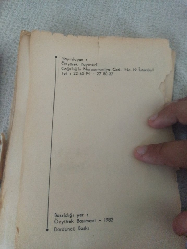 Ökkeş Kurt Avında - Muzaffer İzgü 1982 kitap - Görsel 2