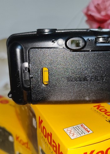 Kodak KB10 Otomatik Flaşlı 35mm Film Kamera - Görsel 5