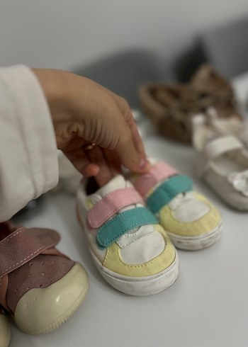 Kız Çocuk Çok Renkli Cırt Cırtlı Sneaker